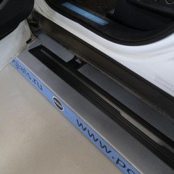 Выдвижные электропороги Ford Explorer 2010-2018 гг. Выдвижные электропороги Ford Explorer 2010-2018 гг.