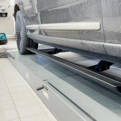 Выдвижные пороги Rolls Royce Cullinan 2018-2022 гг. Выдвижные пороги Rolls Royce Cullinan 2018-2022 гг.